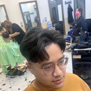 hair preview 28634b59-ae63-4feb-827a-5cf655951423